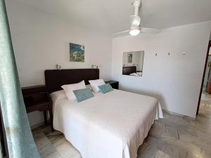 Posteľ alebo postele v izbe v ubytovaní Casa Ana Nerja