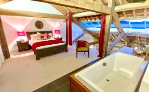 Ένα ή περισσότερα κρεβάτια σε δωμάτιο στο Royal William Yard Apartments - Large and Luxurious with Free Parking +21 φωτογραφίες