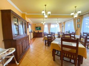 Restaurace v ubytování Pensiunea Tirol Baile Felix