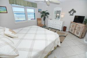 Ένα ή περισσότερα κρεβάτια σε δωμάτιο στο Coronado Towers 201 +42 φωτογραφίες