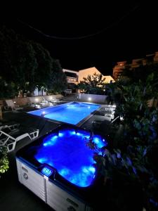 Bazén v ubytování Pool Apartments Knežević nebo v jeho okolí