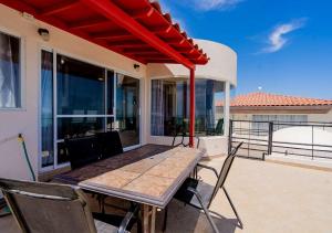 Μπαλκόνι ή βεράντα στο Astonishing Beach view Condo in Villa las Palmas San Felipe