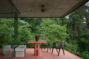 Κήπος έξω από το ACHIOTÉ Architectural Gem - Adults Only