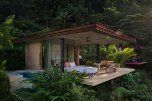 Κήπος έξω από το ACHIOTÉ Architectural Gem - Adults Only