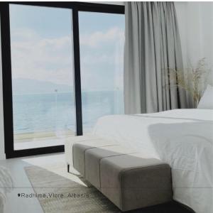 Postel nebo postele na pokoji v ubytování Swiss Rivage Hotel