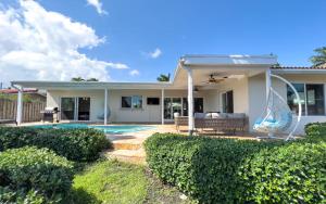 Casa con piscina y patio en Dockside Daydreams - Canalfront and Pool Oasis, en Fort Lauderdale