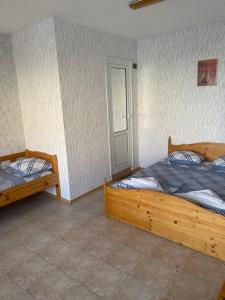 Легло или легла в стая в Sozopol For Three