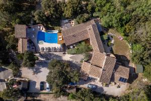 Bazén v ubytovaní La Rose des Vents & Spa - Gite Savane alebo v jeho blízkosti