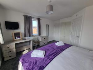 Кровать или кровати в номере Bristol House By Cliftonvalley Apartments