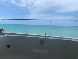 Gallery image of Grand Diamond Beach, Dep 2 dormitorios in Tonsupa +17 photos