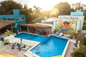 Bazén v ubytování Nílu Cancun Downtown by Selina nebo v jeho okolí