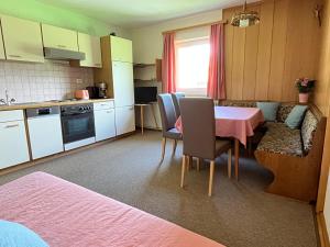 Kuchyň nebo kuchyňský kout v ubytování Pranger Hof