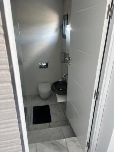 Koupelna v ubytování DeLuxe House Valencia