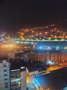 Vista generica su Užice o vista sulla città dall'interno dell'appartamento
