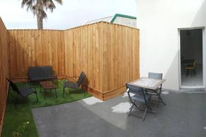 Αίθριο ή υπαίθριος χώρος στο La Maisonnette aux volets bleus