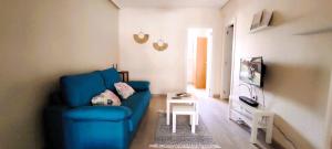 Telewizja i/lub zestaw kina domowego w obiekcie ZEUS BEACH Apartament