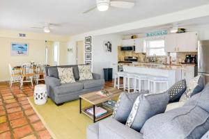 Gallery image of Surfside Beach Home with Deck, Views and Beach Access! in Surfside Beach