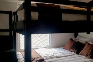 Двухъярусная кровать или двухъярусные кровати в номере Torre Pamplona 409 -Nuevo y Cómodo- Apartamento