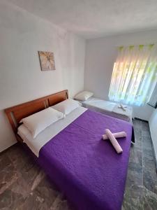 Posteľ alebo postele v izbe v ubytovaní Seaside secluded apartments Cove Pobij, Hvar - 7506