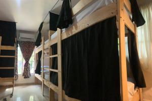 Μια τηλεόραση ή/και κέντρο ψυχαγωγίας στο Kin Hostal and Camping