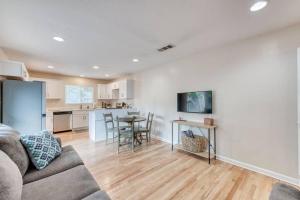 Φωτογραφία από το άλμπουμ του The Happy Hideaway 1BR Unit στο Φρέσνο