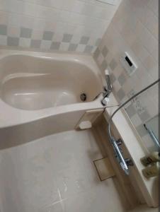 Et bad på IIIハウス　ひらパーからすぐの３階建て一軒家　全寝室エアコン新調　wifi完備　旅行&ビジネス大歓迎