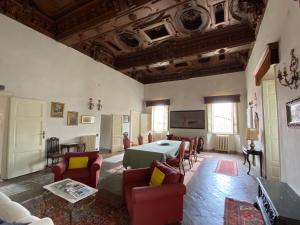 TV a/nebo společenská místnost v ubytování Palazzo Ronchelli