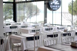 Restaurace v ubytování Çamlık 87 Hotel Ayvalık