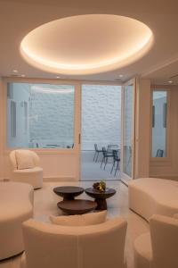 Posezení v ubytování Petasos Chic Hotel