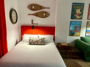 Postel nebo postele na pokoji v ubytování Niko Rooms