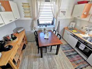 Kuchyň nebo kuchyňský kout v ubytování Wellness zur Alleinnutzung mit Ferienwohnung und Fitnessbereich - fitSPA