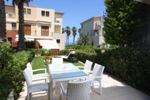 En have udenfor Villa Maravilla - Steps to Beach and Bakalis