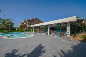 Bazén v ubytování Grand Gocek Hotel nebo v jeho okolí