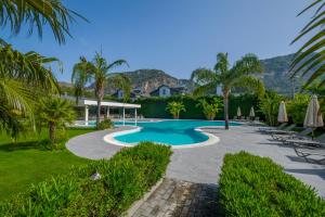 Bazén v ubytování Grand Gocek Hotel nebo v jeho okolí