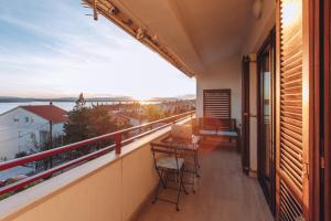 Hello Crikvenica Apartment tesisinde bir balkon veya teras