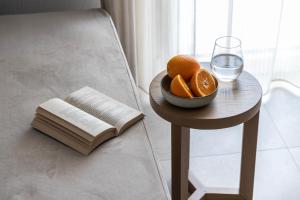 A seating area at Sole Mare