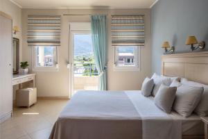 A bed or beds in a room at Sole Mare