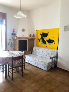 A seating area at La sirenetta bellicosa