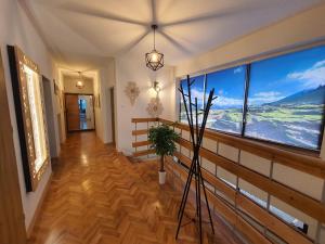 Televízia a/alebo spoločenská miestnosť v ubytovaní Apartament z jacuzzi Zakopane