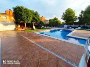 The swimming pool at or close to CAL53