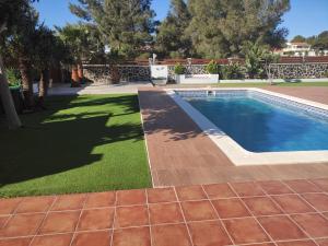 The swimming pool at or close to CAL53
