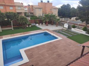The swimming pool at or close to CAL53