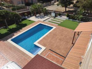 The swimming pool at or close to CAL53