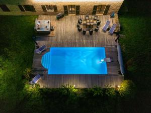 Basen w obiekcie Maison de vacances avec piscine lub w pobliżu