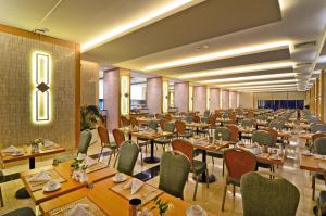 Restaurace v ubytování Korumar Hotel Deluxe