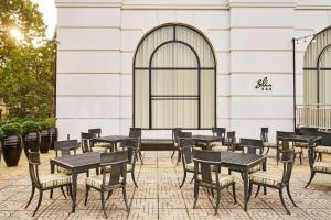 Reštaurácia alebo iné gastronomické zariadenie v ubytovaní Four Points by Sheraton Lang Son