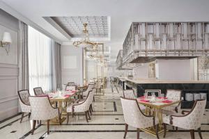 Posedenie v ubytovaní Four Points by Sheraton Lang Son