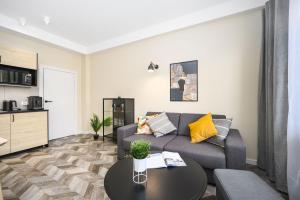 Kuchyňa alebo kuchynka v ubytovaní Apartament 110 w centrum Gdyni ProstyWynajem