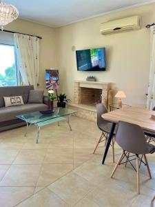 Gallery image of Villa Arkadi in Tragaki +24 photos