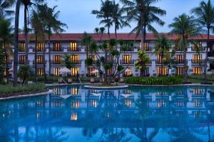 Bazén v ubytovaní Sheraton Lampung Hotel alebo v jeho blízkosti